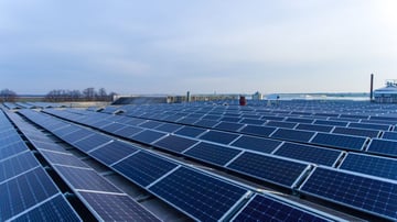 Photovoltaïque pour entreprises : mythes et avantages concrets